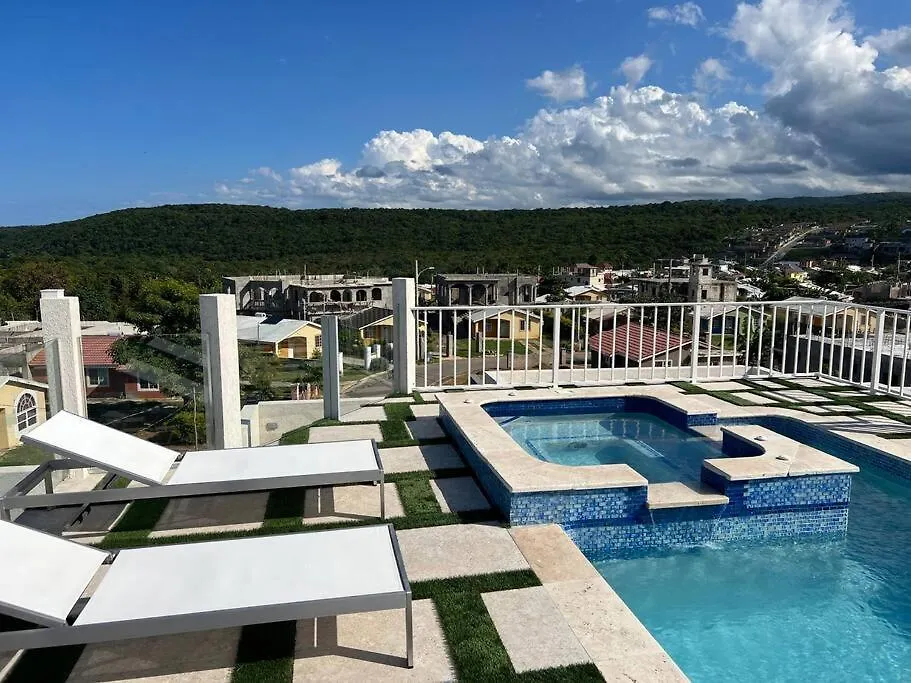 Luxury 1 Bedroom & Rooftop Pool Unit #2 Falmouth 0*,