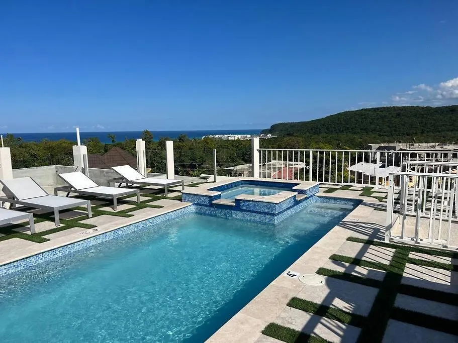 Luxury 1 Bedroom & Rooftop Pool Unit #2 Falmouth Apartment