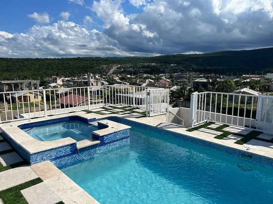 Apartment Luxury 1 Bedroom & Rooftop Pool Unit #2 Falmouth